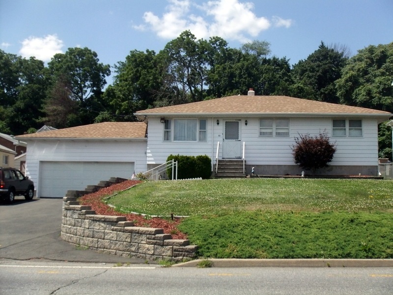 39 Minnisink Rd, Totowa, NJ 07512 - photo 1