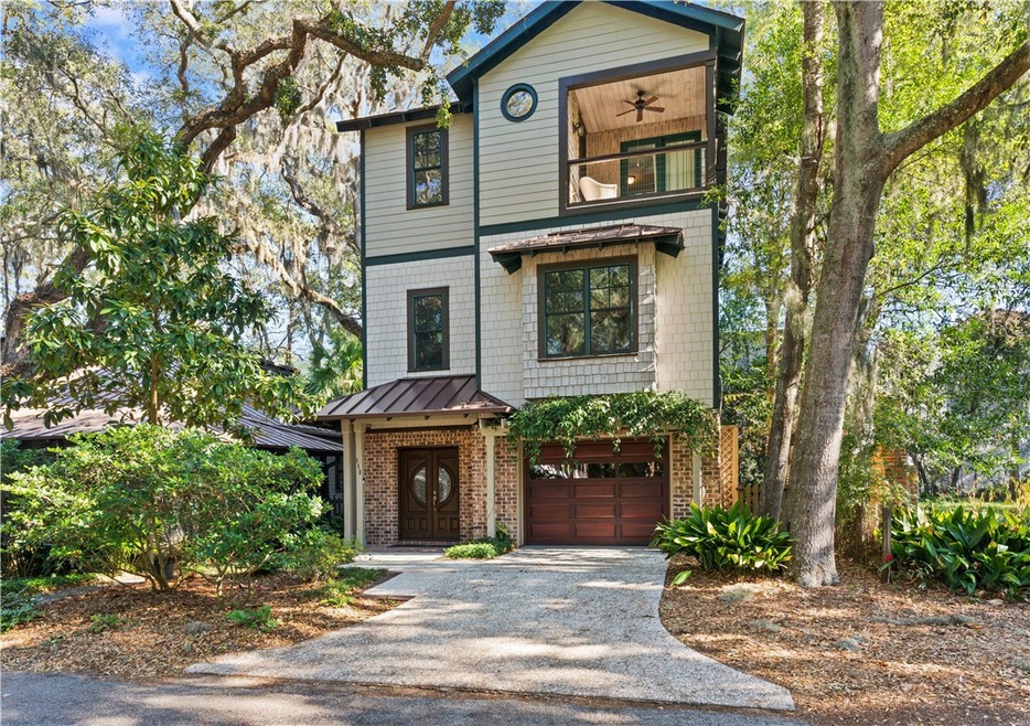 Sold $1,225,000 • Co-Listing Agent