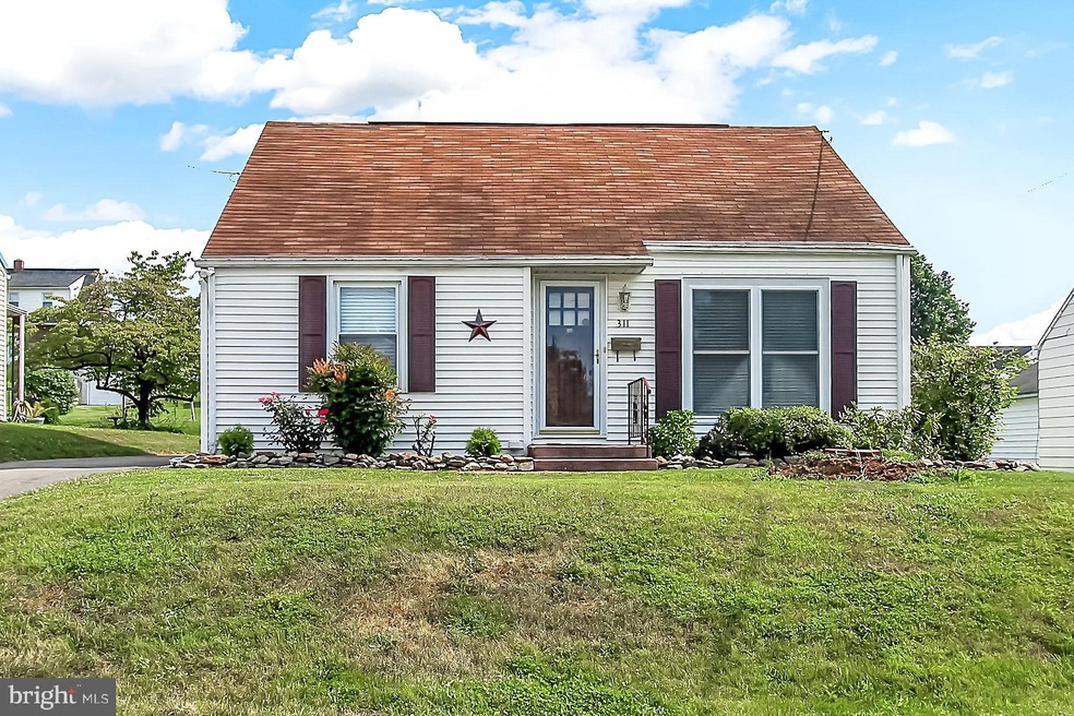 311 Commerce St, Waynesboro, PA 17268 - photo 1