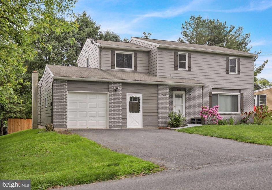 909 Farmdale Rd, Mount Joy, PA 17552 - photo 1