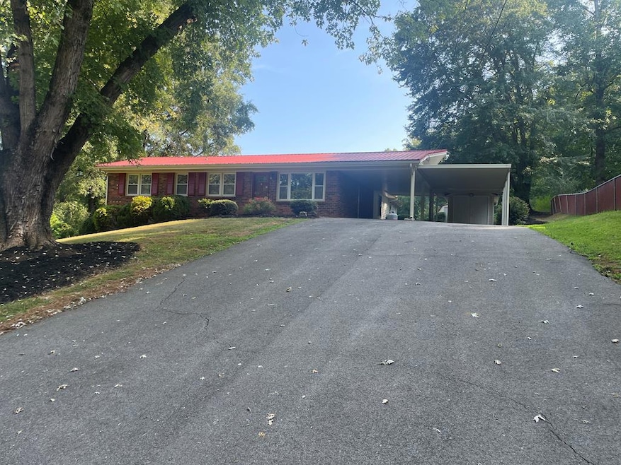 1525 Ridgecrest Dr, Danville, VA 24540 MLS 66633