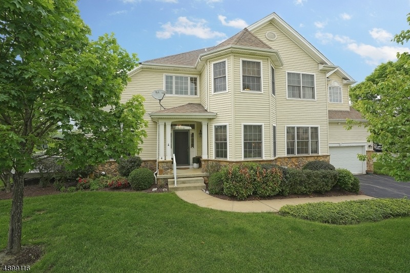 4 Kestrel Ct unit 4, Washington, NJ 07882 - photo 1