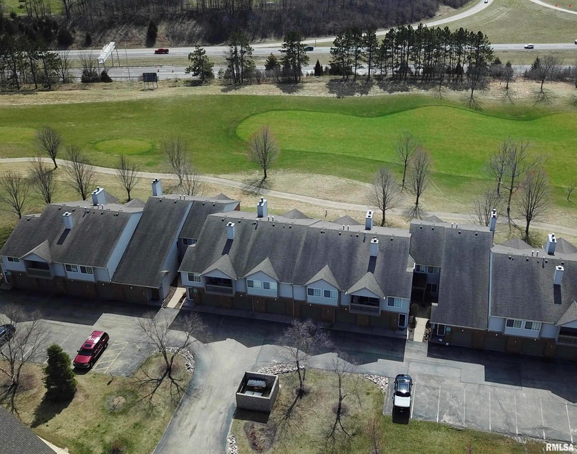 4551 N Thornhill Dr unit 207, Peoria, IL 61615 - photo 1