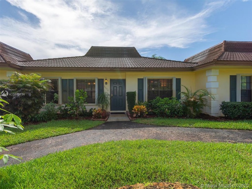 Welcome home to this one story villa.