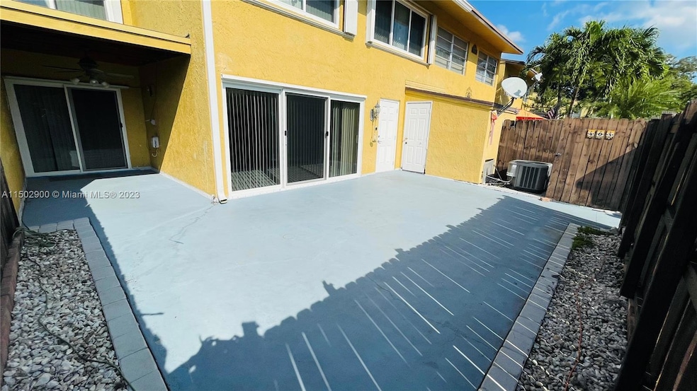 15460 SW 82nd Ln unit 403, Miami, FL 33193 - photo 1