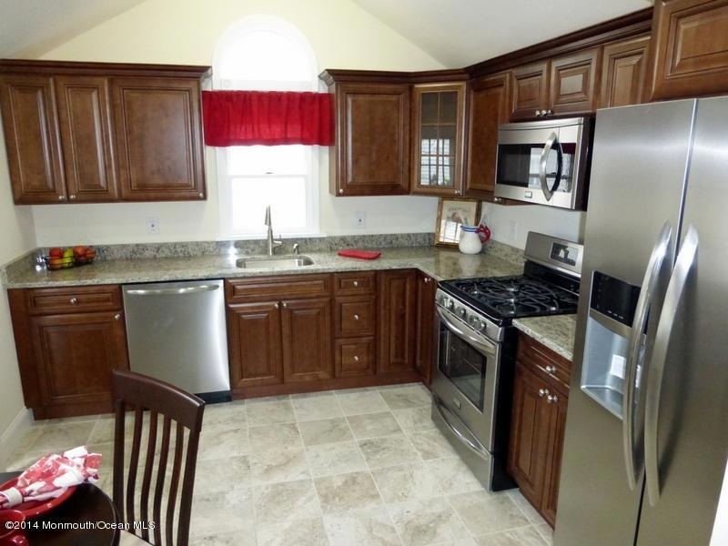Kitchen (From entranceway)