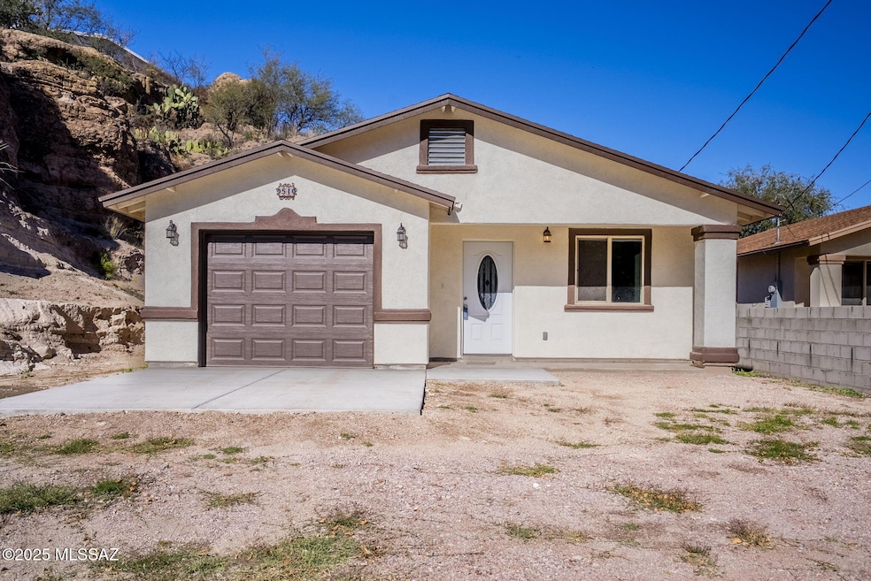 51 E Grant St, Nogales, AZ 85621 - photo 1