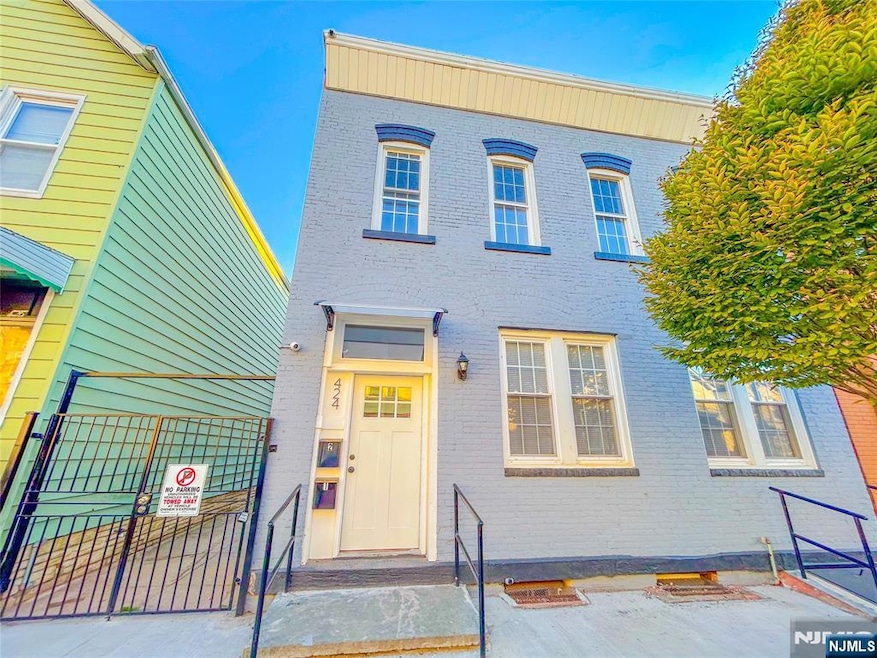 424 Walnut St, Newark, NJ 07105 - photo 1