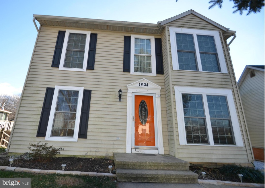 1604 Brimfield Cir, Sykesville, MD 21784 - photo 1