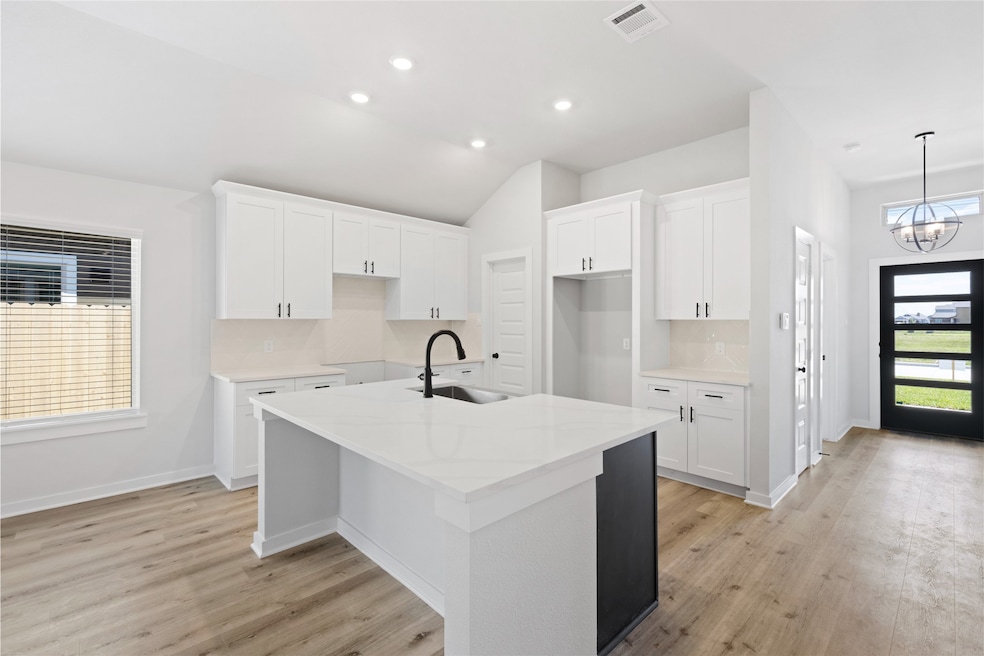 8318 Amethyst Valley Ln, Angleton, TX 77515 - photo 1