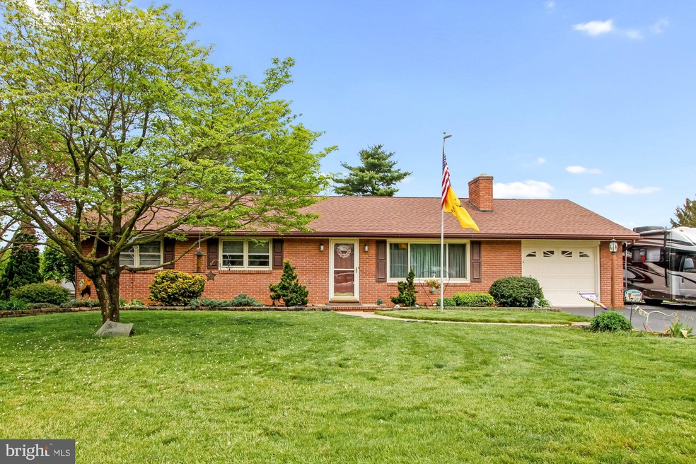 13429 Meadowview Ave, Waynesboro, PA 17268 - photo 1