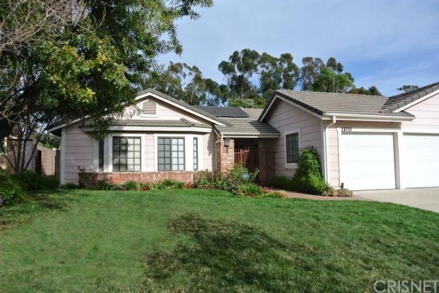 Great curb appeal for this spacious Brock-built home