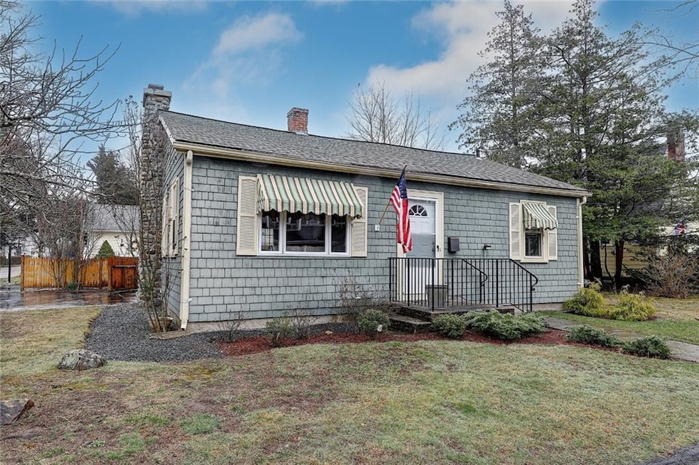 2 Middle St, Barrington, RI 02806 - photo 1