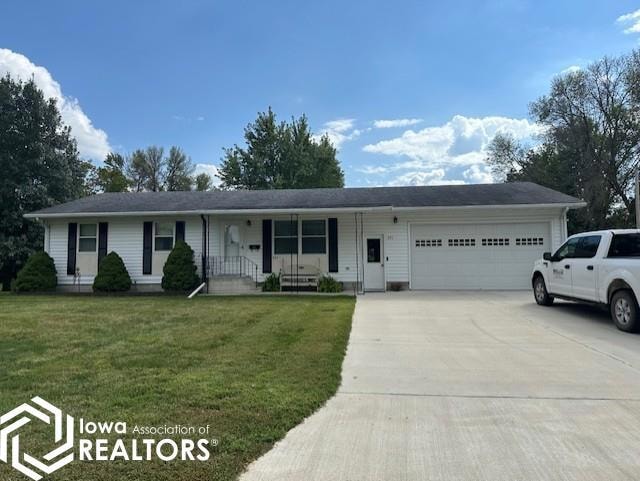 571 2nd St SE, Britt, IA 50423 - photo 1
