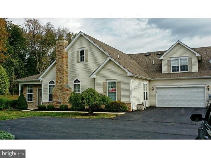 2030 Rose Dr, Pennsburg, PA 18073 - photo 1