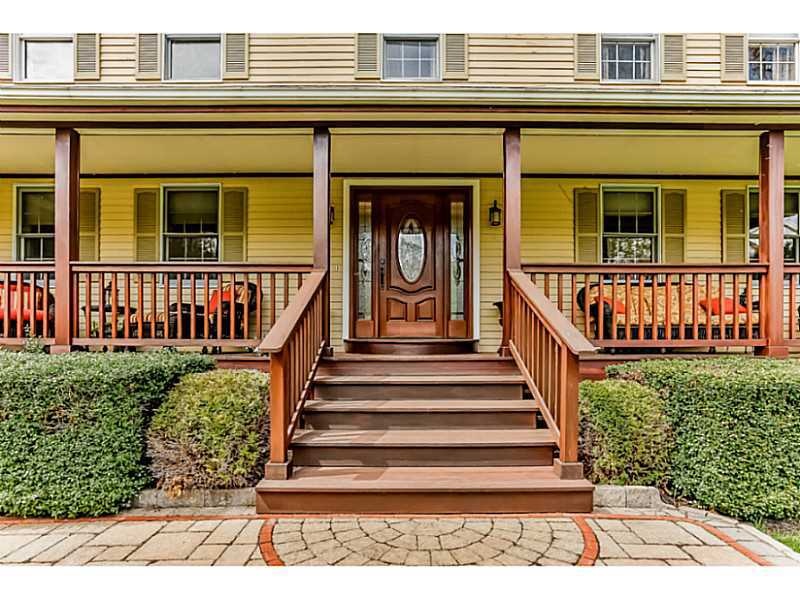 9 Douglas Dr, Cumberland, RI 02864 - photo 1