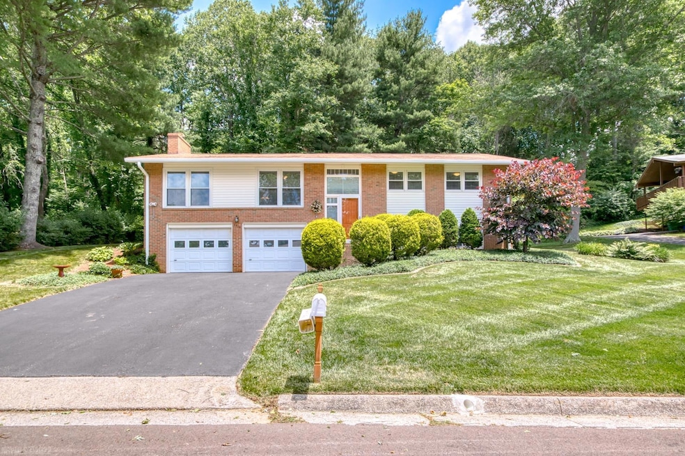 2010 Carroll Dr, Blacksburg, VA 24060 - photo 1