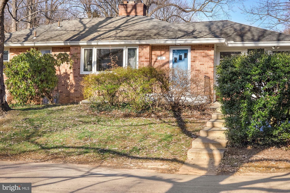 11 Center St, Washington Grove, MD 20880 - photo 1