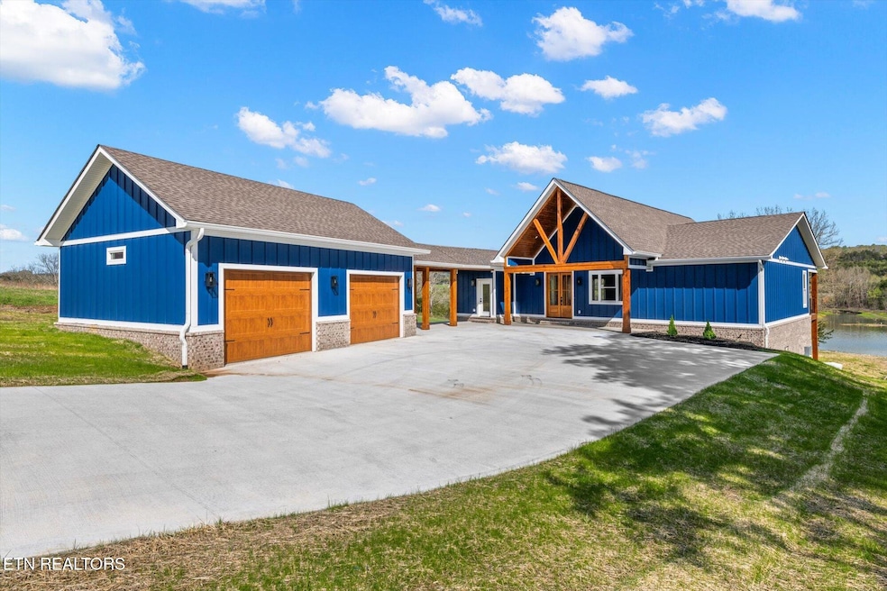 01-127-Waterfront-Knoll-Sharps-Chapel-TN