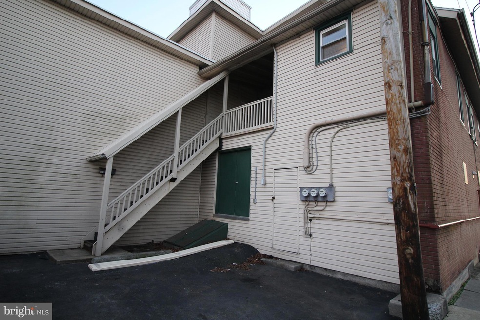 101 2ND FLOOR S Railroad Ave, New Holland, PA 17557 - photo 1
