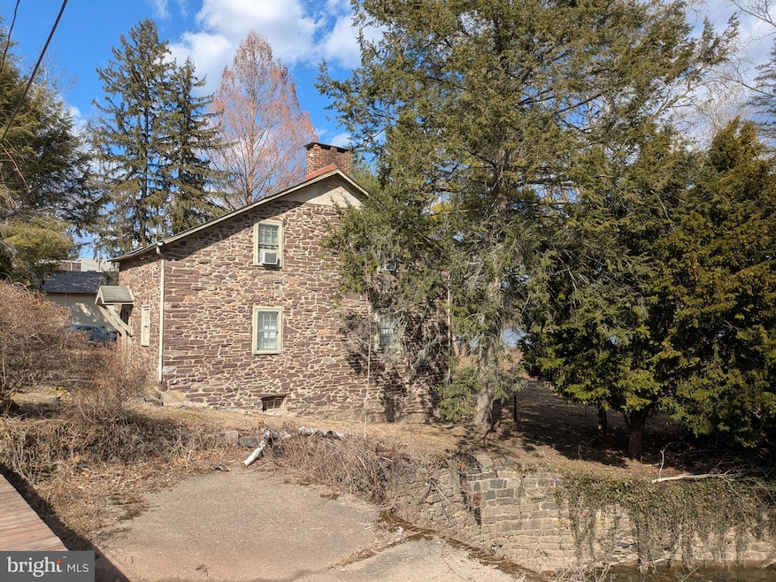 218 Towpath St, New Hope, PA 18938 - photo 1