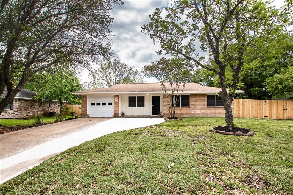 1211 Boswell St, College Station, TX 77840 - photo 1