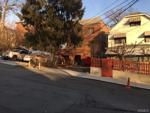 6208 Tyndall Ave, Bronx, NY 10471 - photo 1