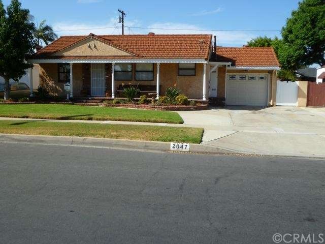 Great 3 bedroom with excellent floor plan and squa