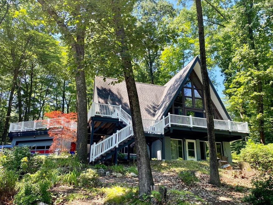 16 Morgan Cir, Amherst, MA 01002 - photo 1