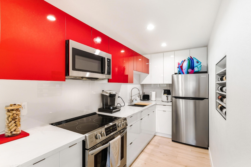 2812 N Auburn Ct unit 201, Palm Springs, CA 92262 - photo 1