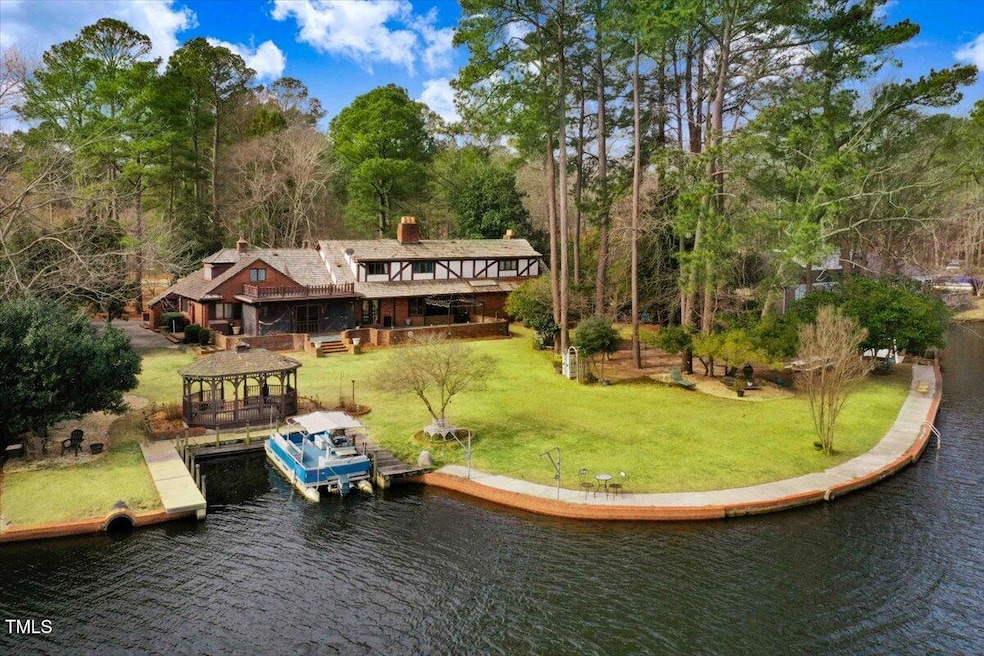 32-607 Lakeshore Dr-32