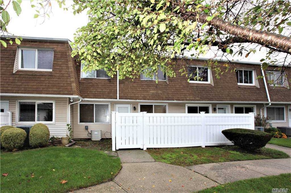 230 Storm Dr unit 230, Holtsville, NY 11742 - photo 1