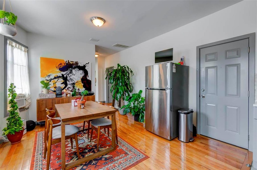 157 Bidwell Ave unit 3, Jersey City, NJ 07305 - photo 1