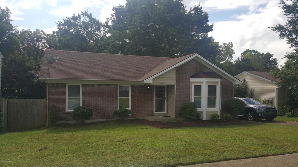 8511 Roseborough Rd, Louisville, KY 40228 - photo 1