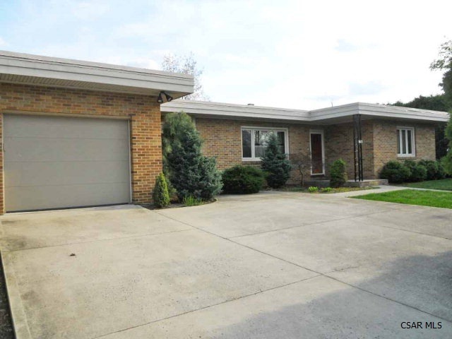 1611 Shelburne Place, Johnstown, PA 15905 - photo 1