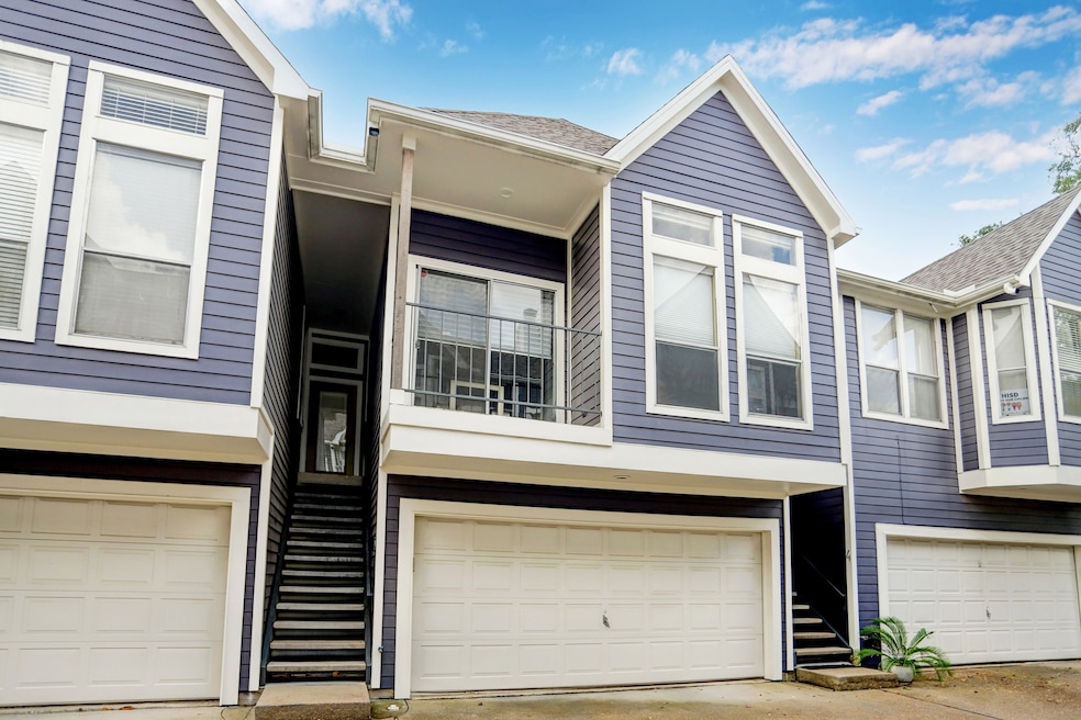 735 Arlington St unit 4, Houston, TX 77007 - photo 1