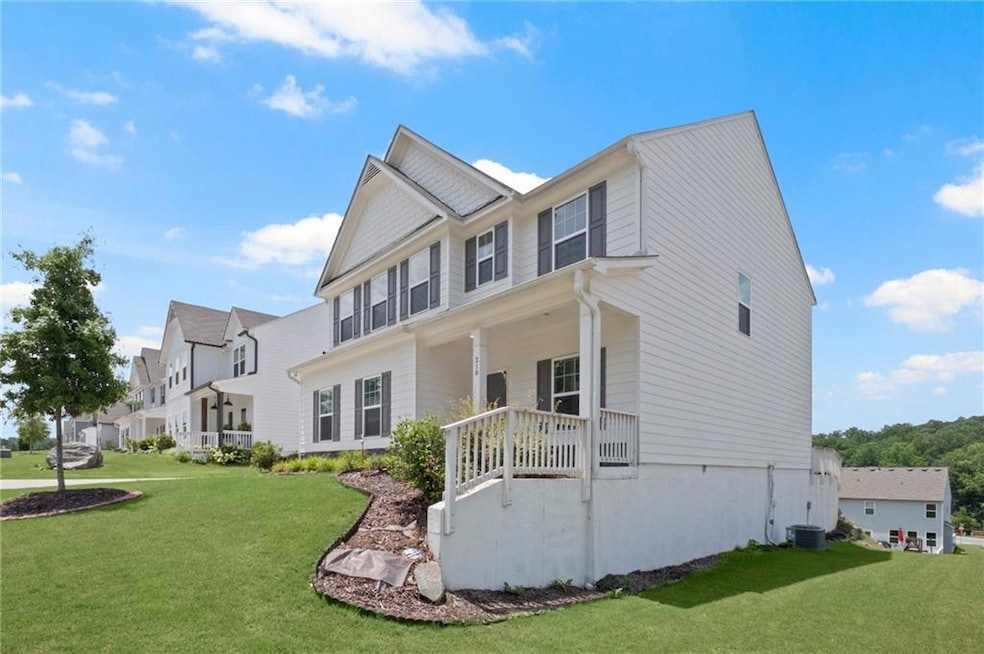 View of front of house featuring a front yard