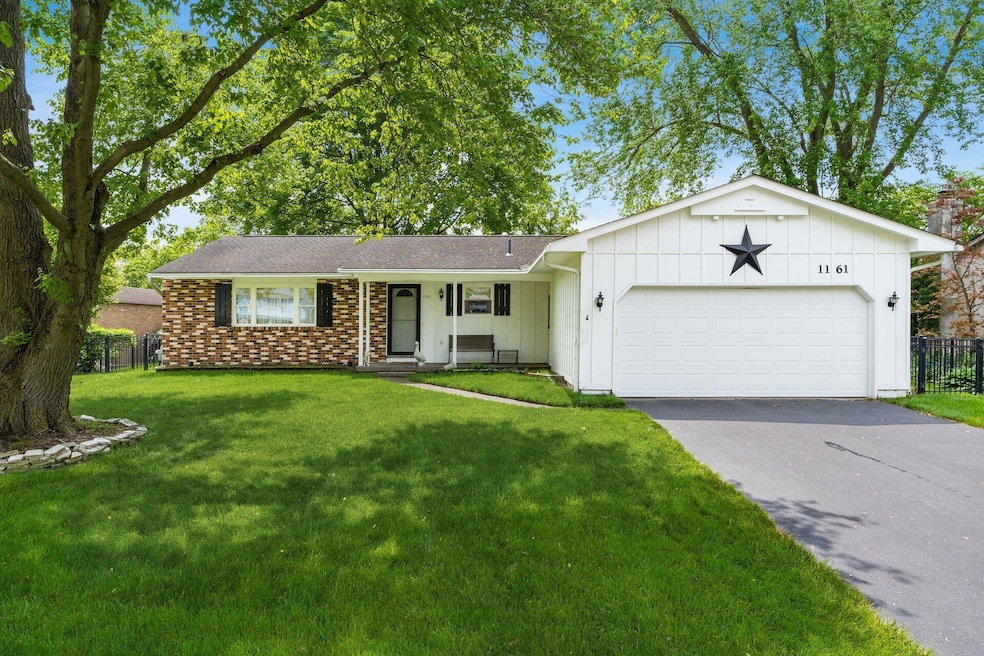 1161 Rockport Ct, Columbus, OH 43235 - photo 1