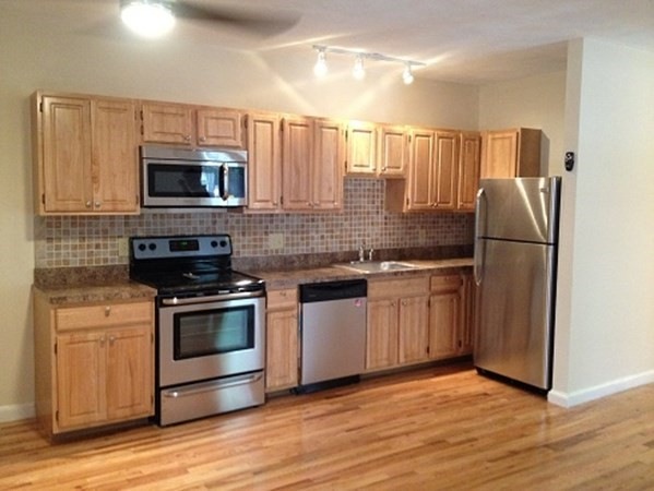 122 Berkshire St unit 2, Cambridge, MA 02141 - photo 1
