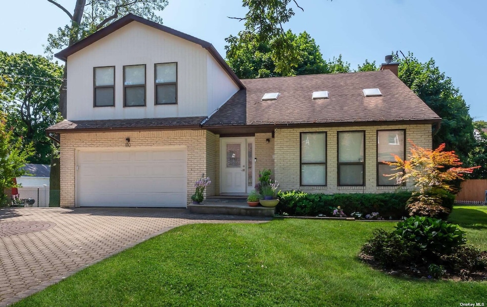 Sold $1,248,000 • Co-Listing Agent