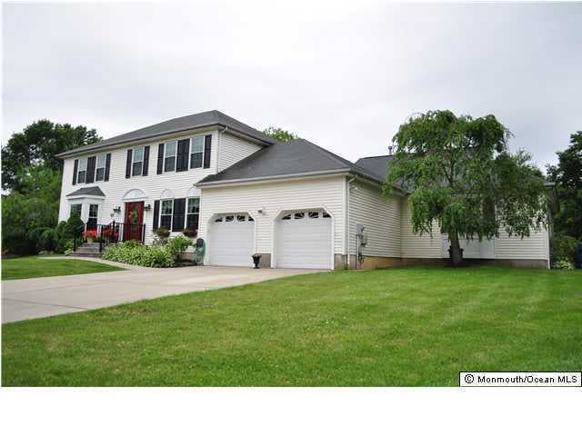 5 Emma Ct, Matawan, NJ 07747 - photo 1