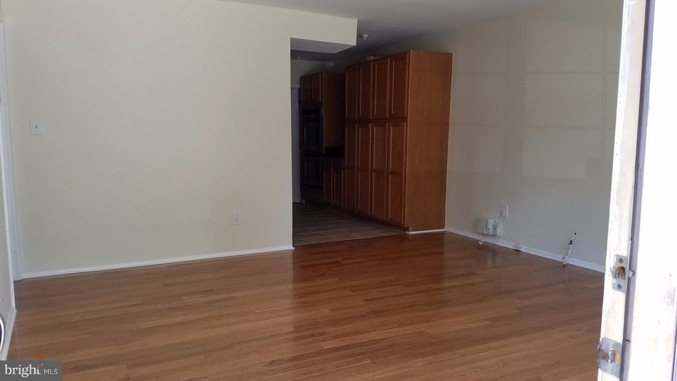 911 Clovis Ave, Capitol Heights, MD 20743 - photo 1