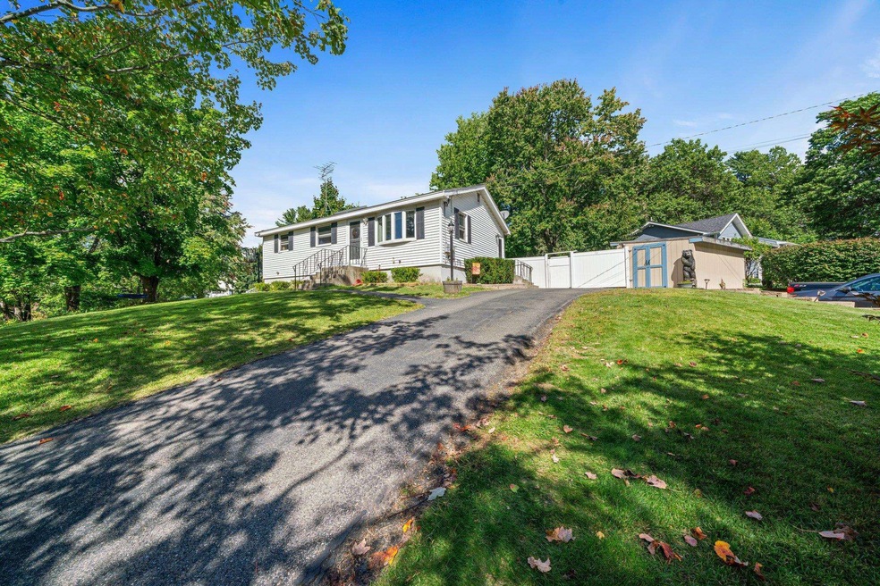 4 Kittery Dr, Nashua, NH 03062 - photo 1