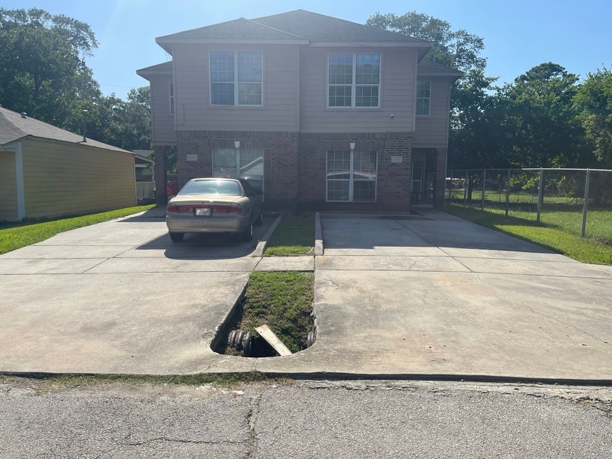 6824 Saint Augustine St unit A&B, Houston, TX 77021 - photo 1