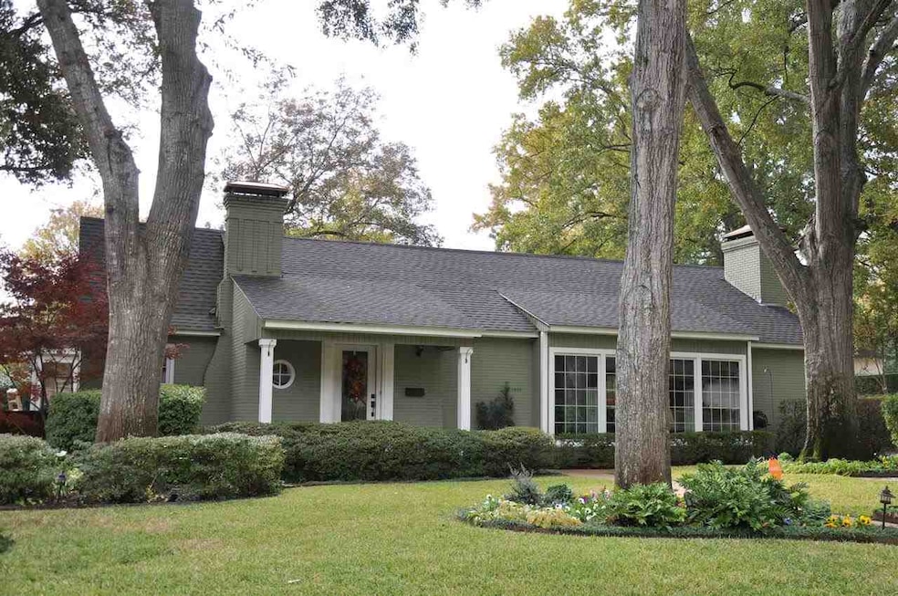 427 Seagle St, Tyler, TX 75701 - photo 1