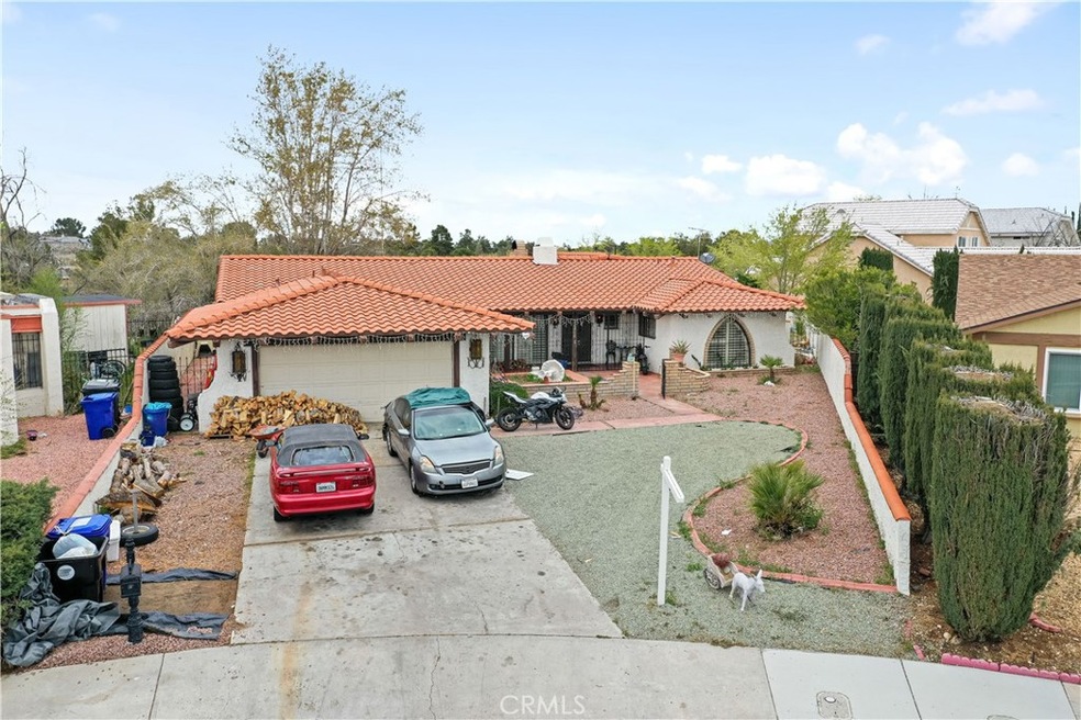 13860 Dahlgren Dr, Victorville, CA 92395 - photo 1