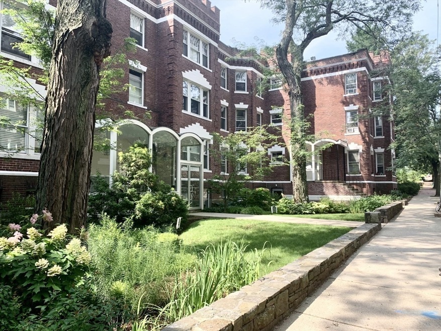 4 Arlington St unit 9, Cambridge, MA 02140 - photo 1