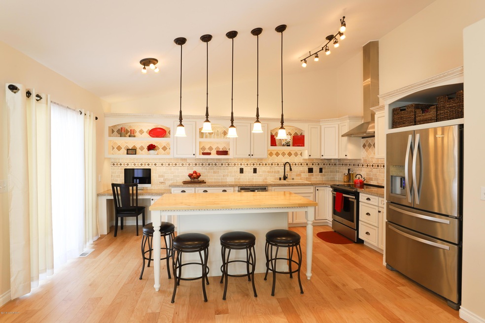 Kitchen  (1)