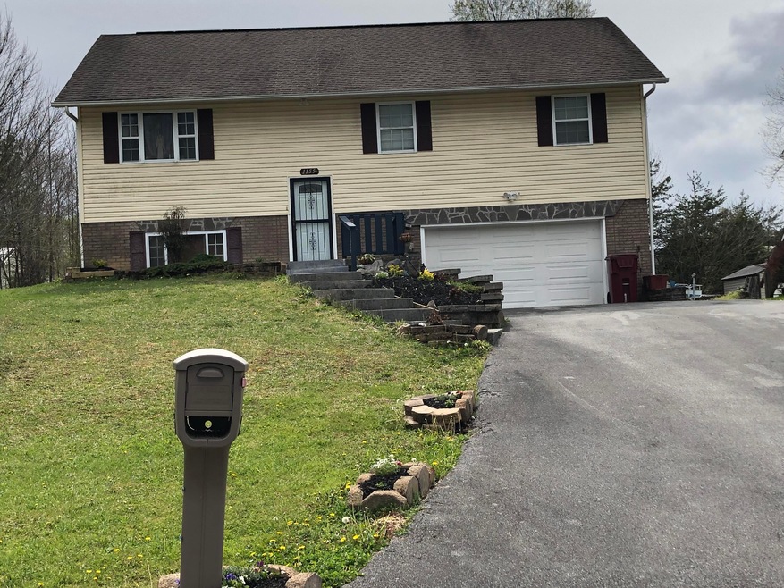 1155 Snowden Terrace, Johnson City, TN 37601 - photo 1