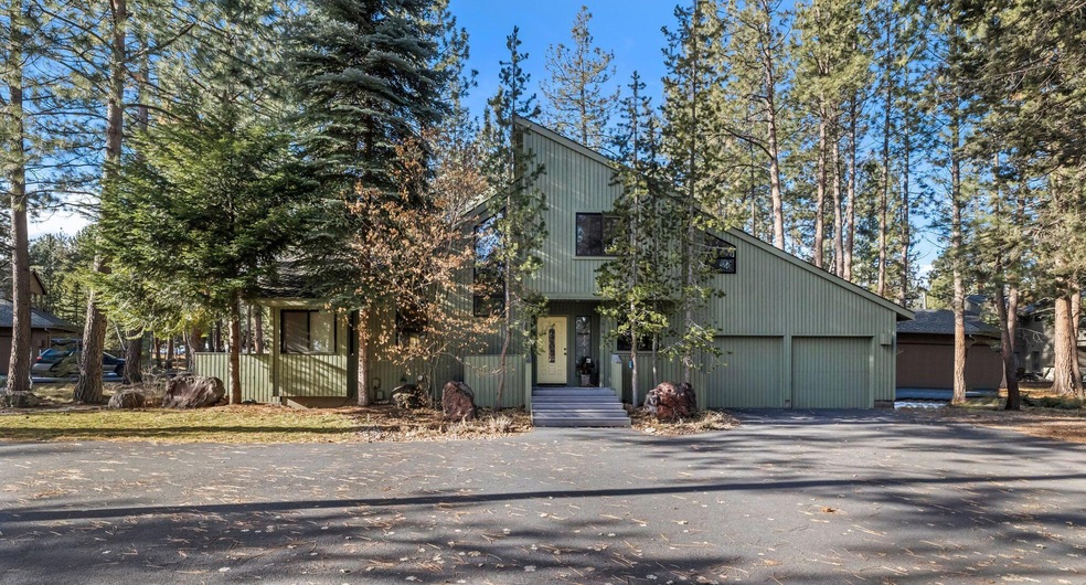 NW Contemporary in Sunrise Village